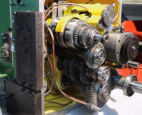 Свердлильна головка радіально-свердлувального верстата 2м55